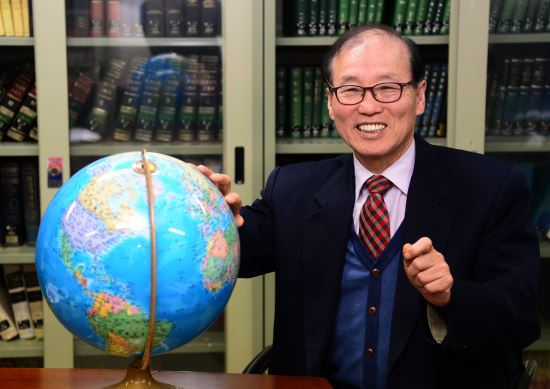 Dr. John Jun had an interview with Kukmin IlBo (Korean Daily Newspaper)