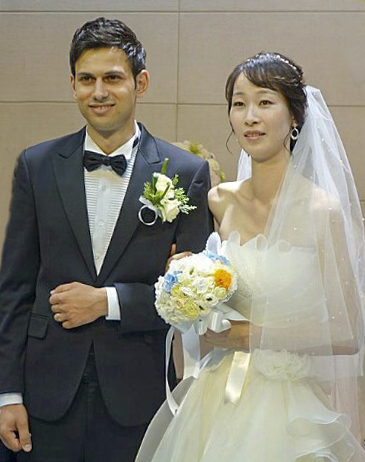 A Beautiful House Church between Lachezar Krumov Krastev and Joy M. Shin
