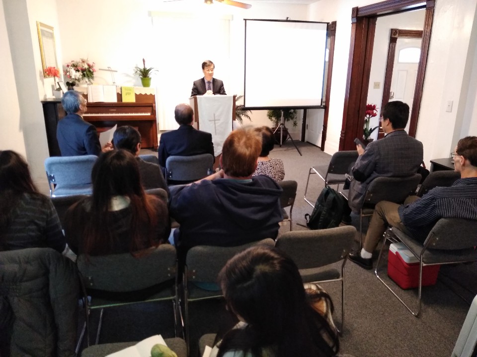 P. Moses Yoon Visits Akron UBF, Ohio and Has a Fellowship with Them. 