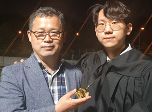 (Korea) Two 2nd Gen Highschoolers from CIS Graduated in Korea