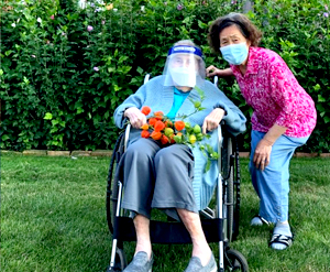 (USA) Greetings from M. Sarah Barry and M. Grace A Lee in Chicago