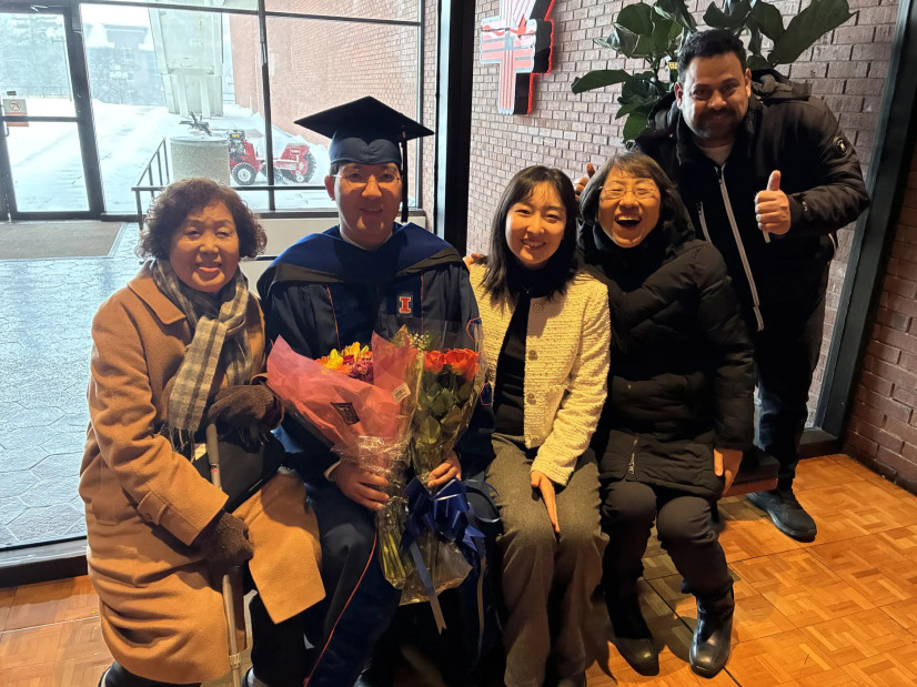 (USA) Dr. Isaac Lee Receives PhD from UIUC